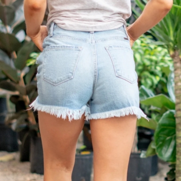 NWT Kancan High-Rise Denim Shorts - Picture 2 of 8